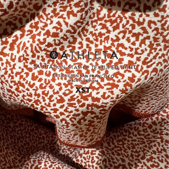Athleta Salutation Stash Textured Tight in White & Orange Cheetah Print, XS Tall - Picture 6 of 9